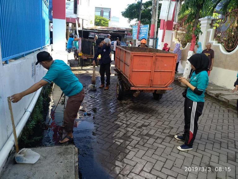 Kerja bakti1