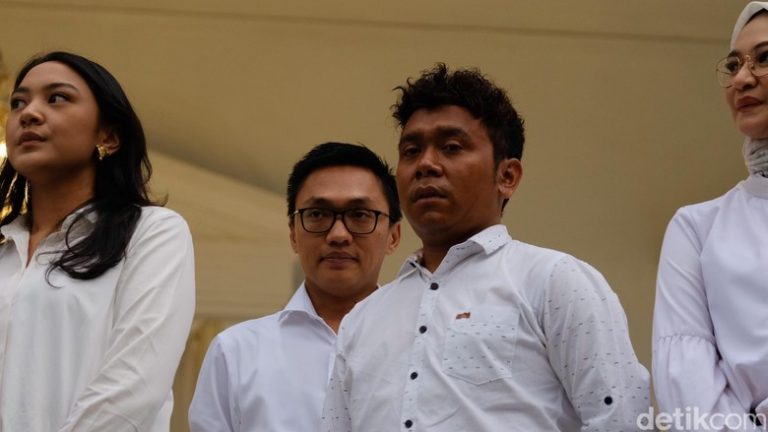 STAF KHUSUS