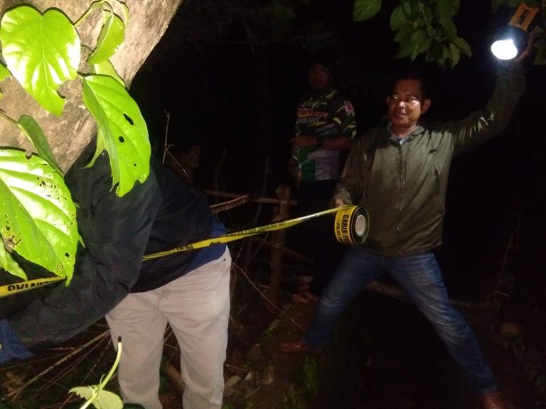 Tanah bergerak Maros