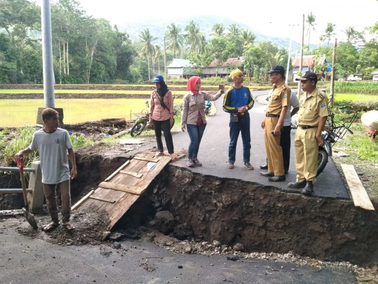 JEMBATAN RUNTUH