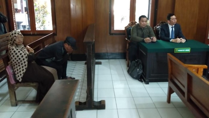 SIDANG GANTI KELAMIN