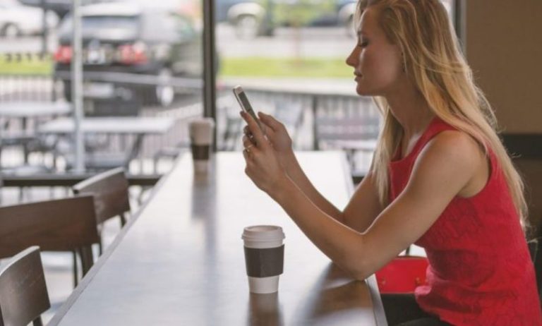 MENULIS-DI-HP-GAMPANG-800x445