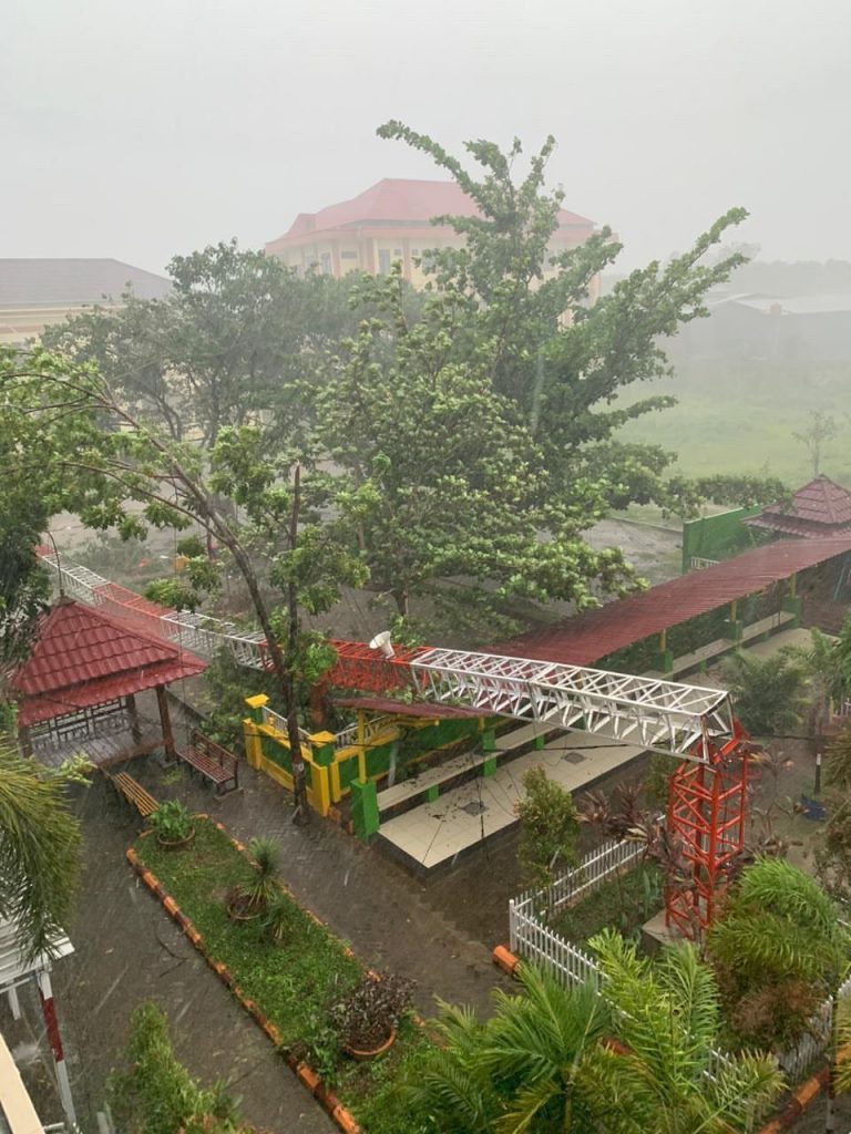 Tower Radio Syiar Tumbang