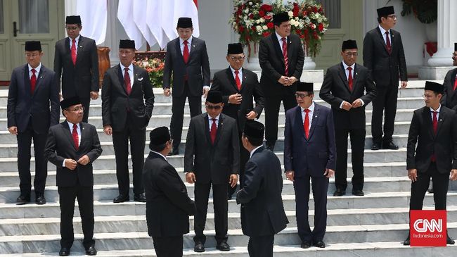 Menteri Yang Tdk Divaksin