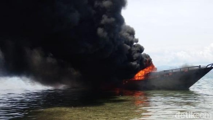Terbakar Bawa Sembako