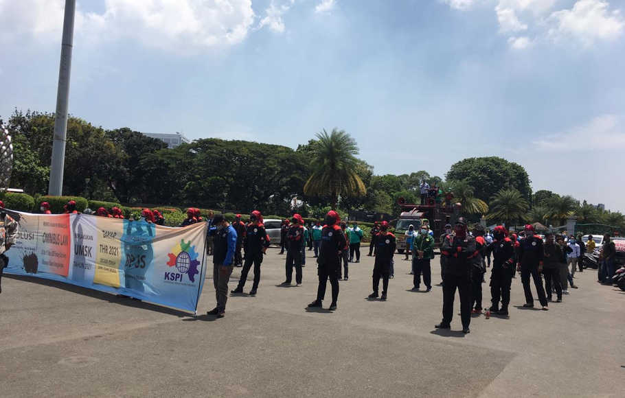 dEMO bURUH jAKARTA