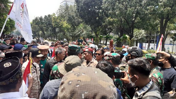IKUT DEMO MAHASISWA