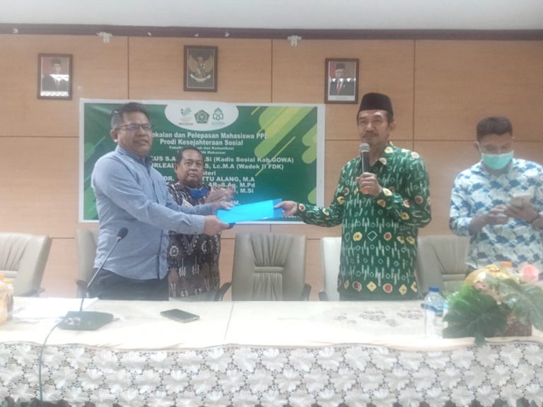 PENYERAHAN MAHASISWA