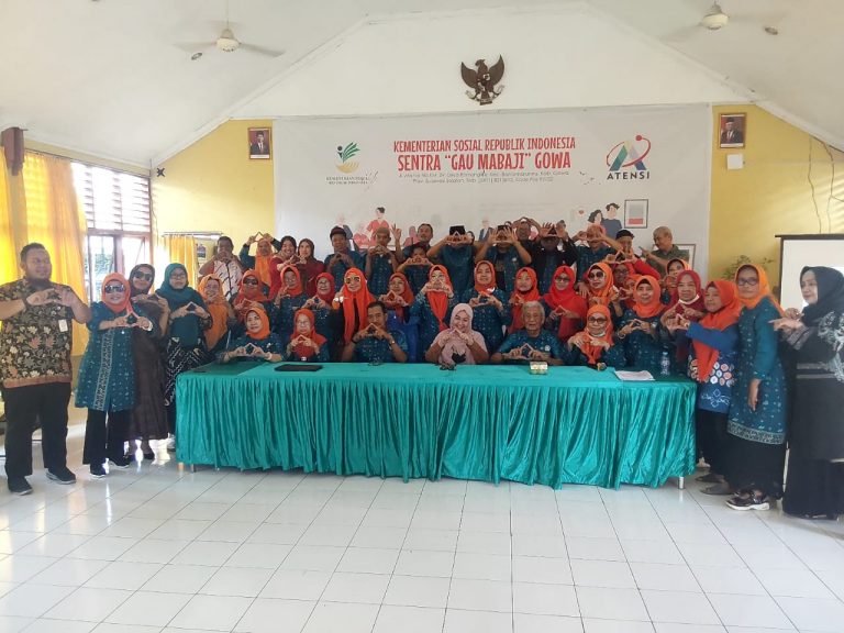 FOTO BERSAMA LLI SULSEL