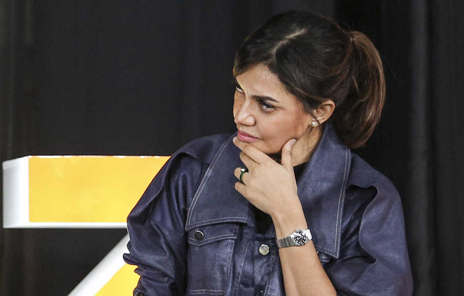 Menteri BUMN Erick Thohir (tengah) selaku Head Mentor IDT Bidang Bisnis bersama Menteri Pendidikan, Kebudayaan, Riset, dan Teknologi Nadiem Makarim (kiri) selaku Head Mentor IDT Bidang Teknologi dan Pendiri Narasi Najwa Shihab (kanan) selaku Head Mentor IDT Bidang Kreatif menanggapi paparan peserta pada Indonesia Digital Tribe (IDT) Final Day di Jakarta, Kamis (31/3/2022).