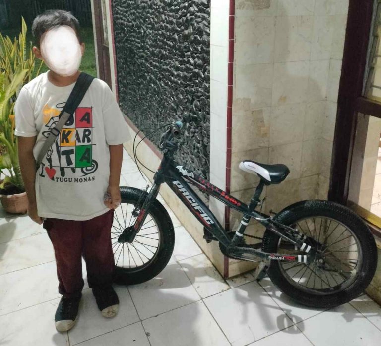ANAK NEKAD DARI BARRU