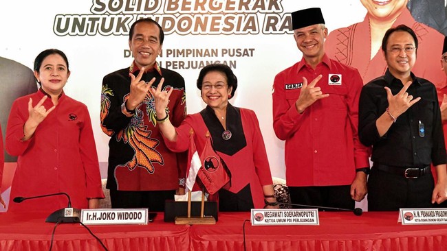 TIGA PERIODE