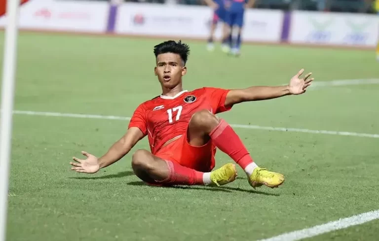 sEPAKBOLA 32 TAHUN