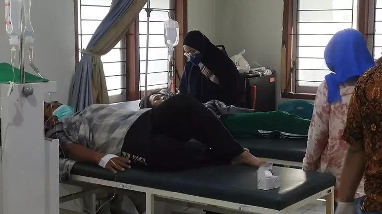 Korban daging beracun