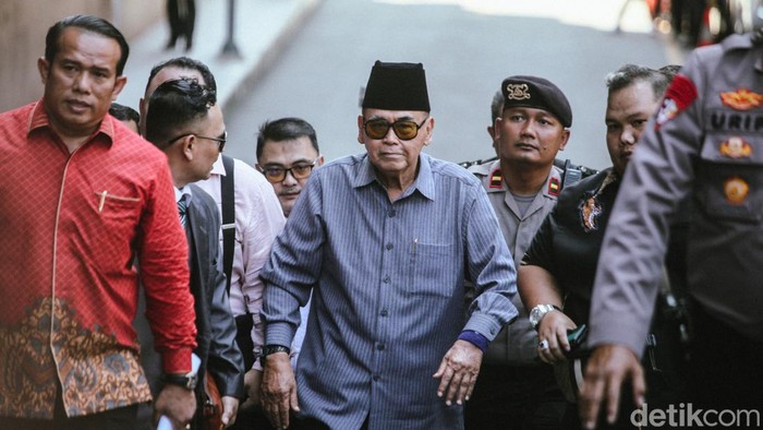 Cuci uang Panji