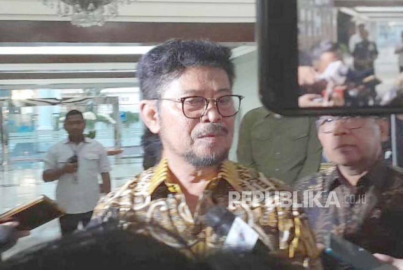 syl mengundurkan diri