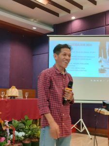 almarhum di almadera