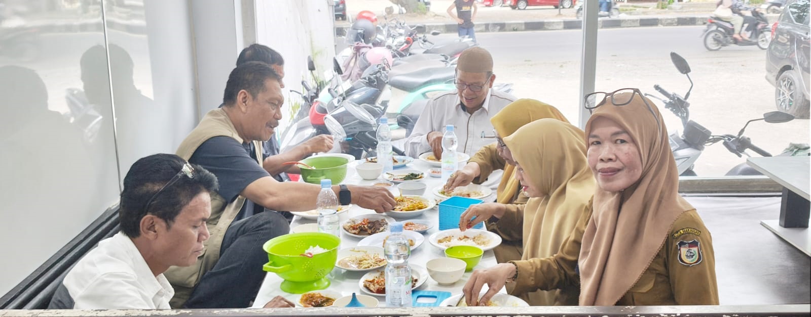 SANTAP SIANG BERSAMA pasti